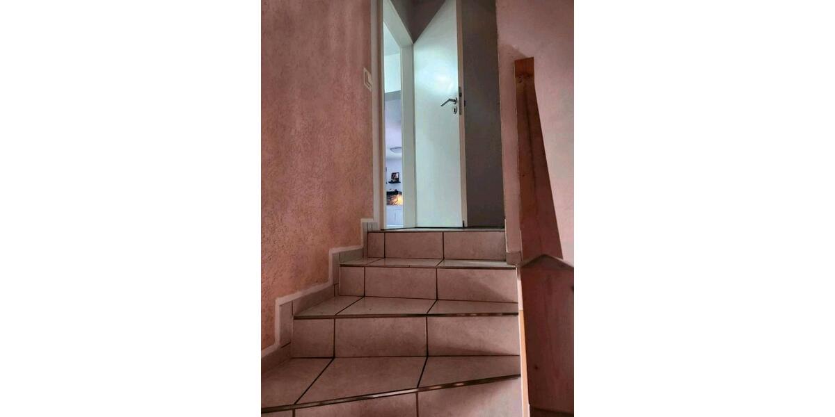 Dachgeschoßwohnung Dortmund Brackel - 3.5 Zimmer, 95 m&sup2;, 1.250&euro; | Angebot:26432429