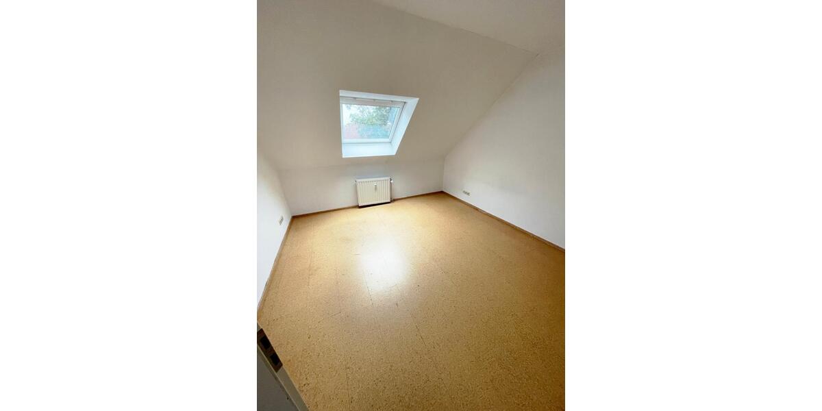 Dachgeschoßwohnung Iserlohn Grüne - 3 Zimmer, 82 m&sup2;, 179.000&euro; | Angebot:27449139