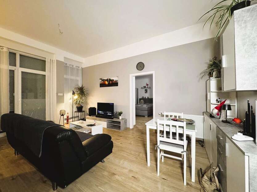 Exklusive Kapitalanlage: Vermietete Erdgeschosswohnung mit Privatgarten und stabilen Mieteinnahmen 1.5 zimmer