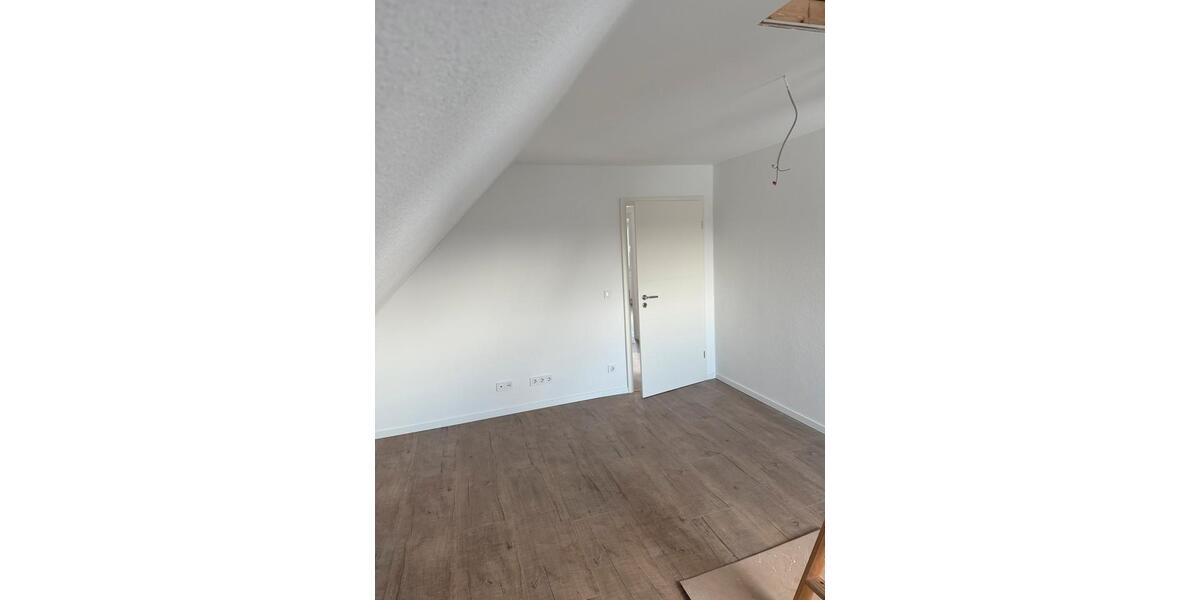 Dachgeschoßwohnung Hagen Hohenlimburg - 5 Zimmer, 950&euro; | Angebot:23297106
