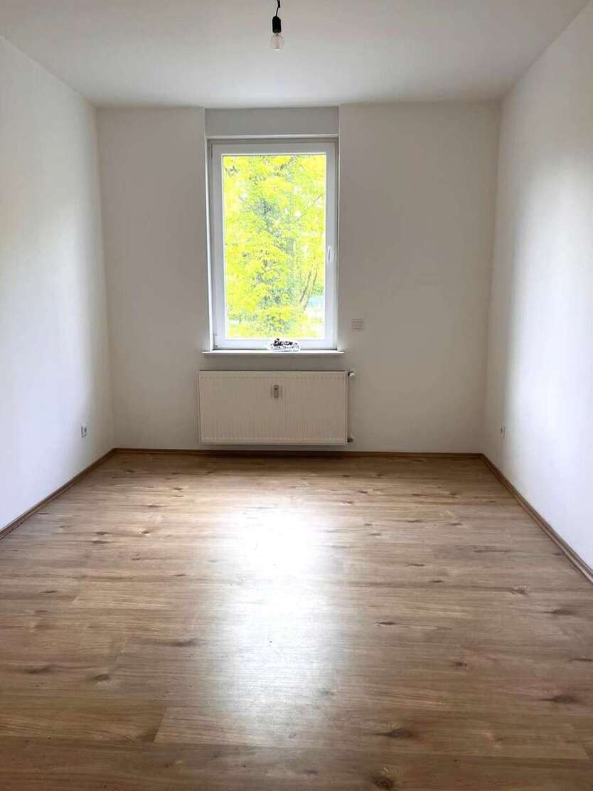 Schöne 2,5-Zimmer-Wohnung in frisch saniertem Mehrfamilienhaus in zentraler Lage in HammHerringen 2.5 zimmer