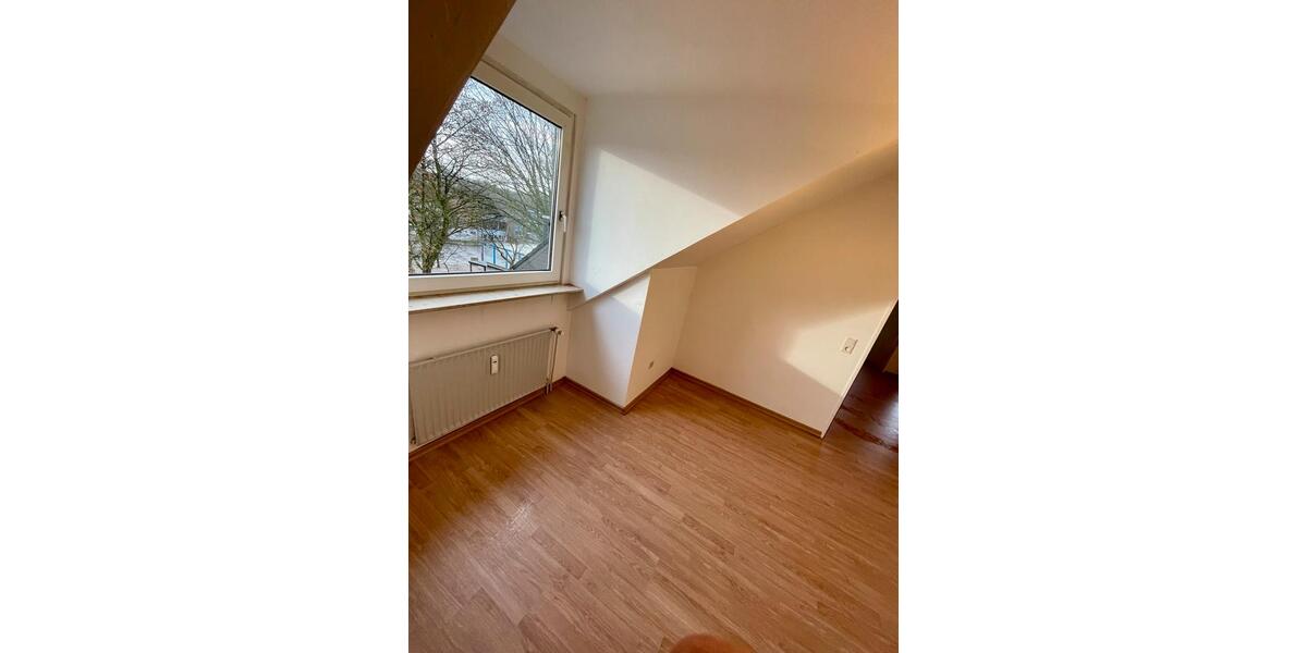 Dachgeschoßwohnung Dortmund Brackel - 2.5 Zimmer, 70 m&sup2;, 650&euro; | Angebot:25838710