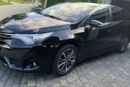 Toyota Avensis 195.000 km 7.900 € Essen 45121
