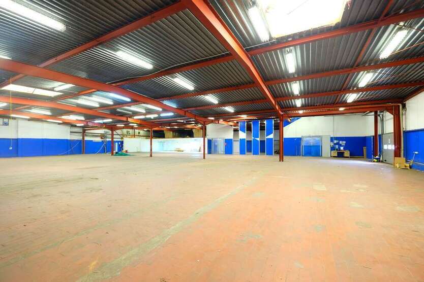 Halle in Bochum 8.000 € 1550 m²