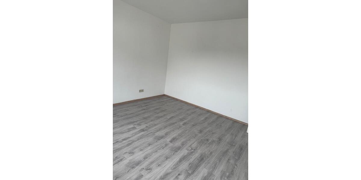Etagenwohnung Hagen Hohenlimburg - 3 Zimmer, 84 m&sup2;, 850&euro; | Angebot:25875961