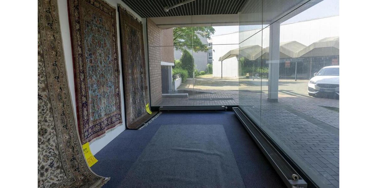 Gewerbeimmobilie, nutzbar als Ladenlokal, Ausstellungsfläche, Praxis zimmer