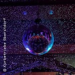Silvester Party - Eine Reise durch die Jahrzehnte!