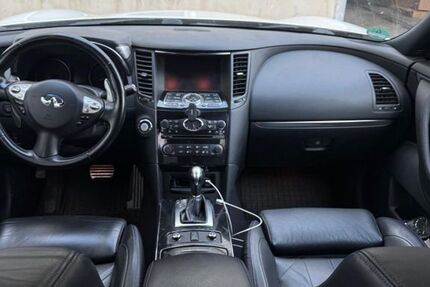 INFINITI QX70 105.000 km 19.200 &euro; Dortmund 44287