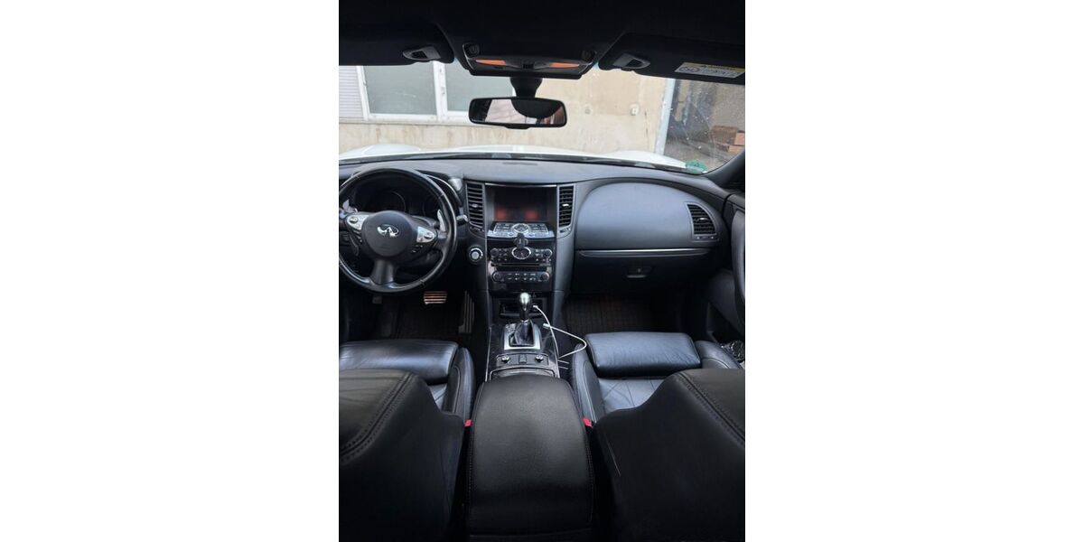 INFINITI QX70 105.000 km 19.200 &euro; Dortmund 44287