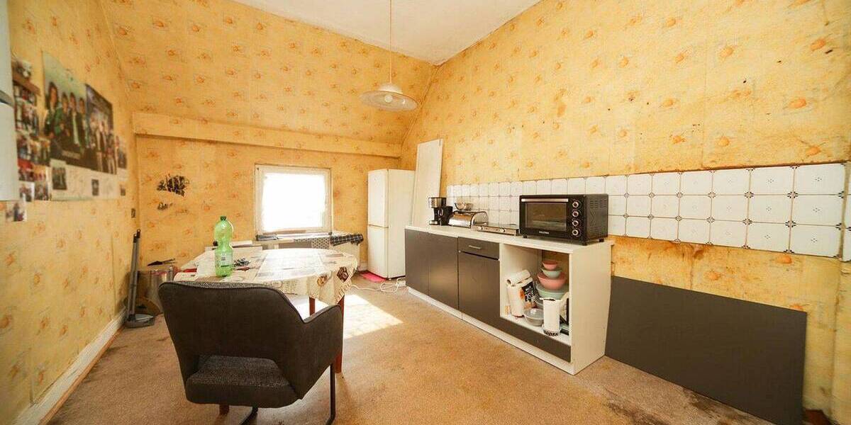 Ruhige DG Wohnung in gepflegtem Haus 4 zimmer