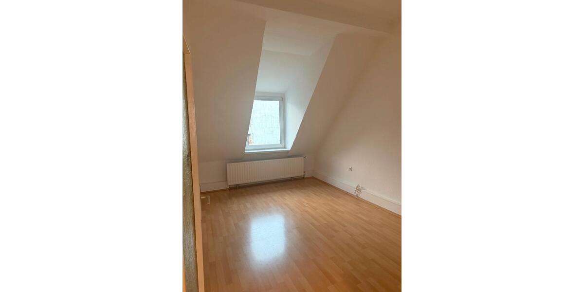 Dachgeschoßwohnung Hagen Hagen-Nord - 3 Zimmer, 100 m&sup2;, 580&euro; | Angebot:24695158