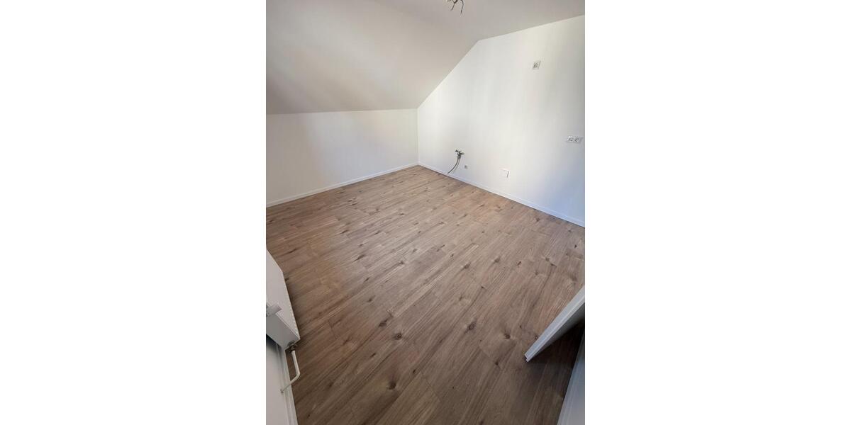 Dachgeschoßwohnung Dortmund Hörde - 3 Zimmer, 625 m&sup2;, 625&euro; | Angebot:24751898