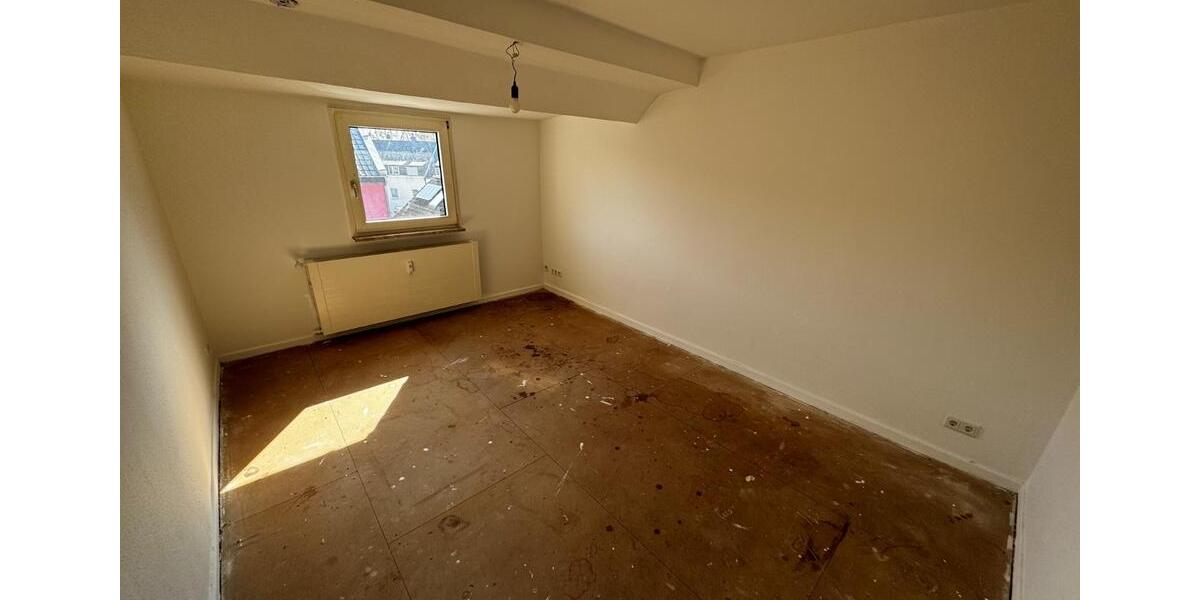 Dachgeschoßwohnung Gelsenkirchen Rotthausen - 3.5 Zimmer, 73 m&sup2;, 490&euro; | Angebot:25867957