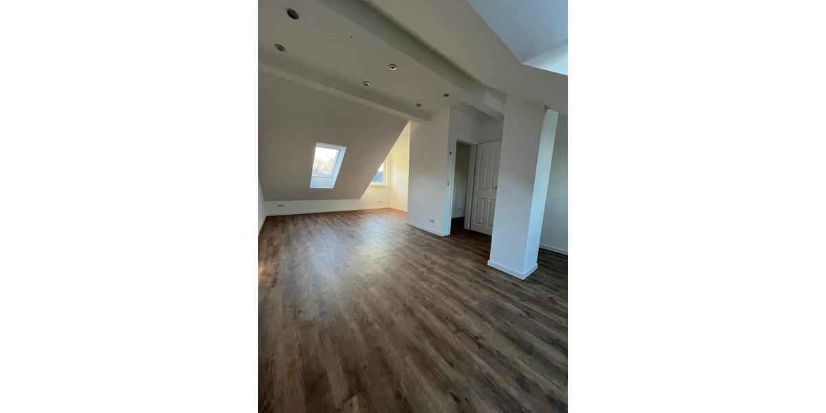 Dachgeschoßwohnung Dortmund Brackel - 3.5 Zimmer, 85 m&sup2;, 1.200&euro; | Angebot:26113446