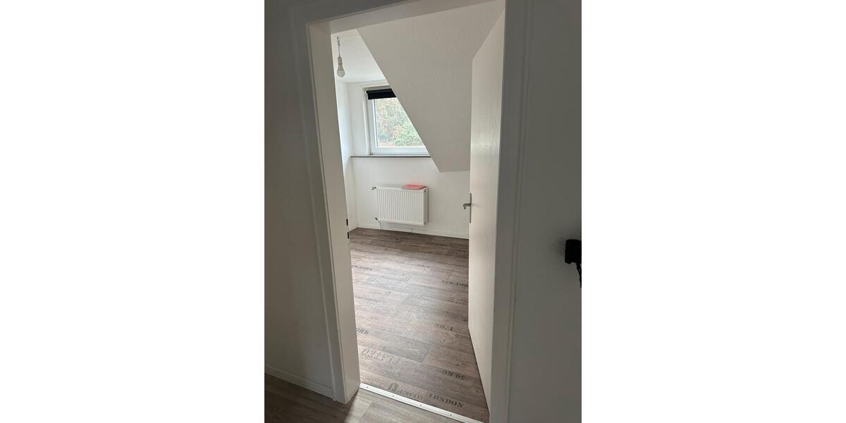 Dachgeschoßwohnung Ennepetal - 3 Zimmer, 75 m&sup2;, 800&euro; | Angebot:24791759