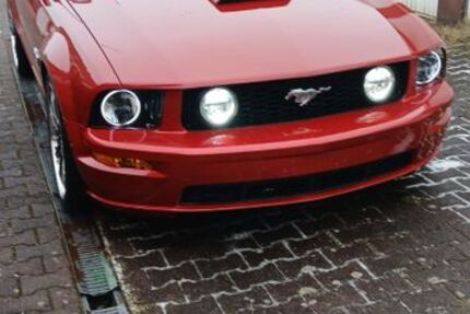 Ford Mustang 127.500 km 17.900 &euro; Gelsenkirchen 45884