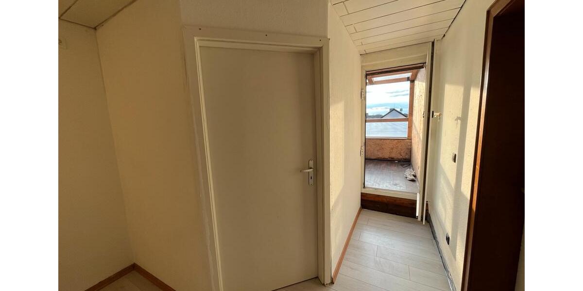 Dachgeschoßwohnung Bochum Bochum-Mitte - 1 Zimmer, 20 m&sup2;, 385&euro; | Angebot:25956661
