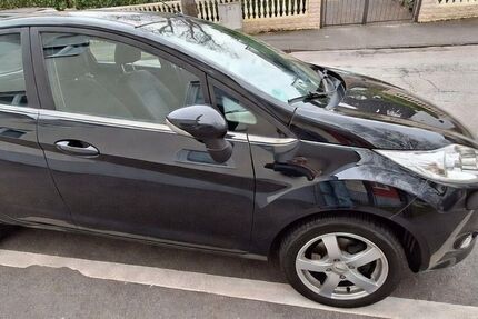 Ford Fiesta 61.600 km 5.250 &euro; Hemer 58675