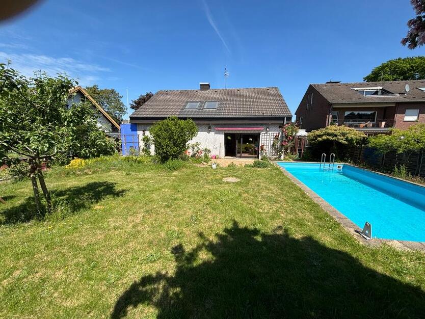 Ein- Zweifamilienhaus + Gewerbeeinheit + Pool - ländliche Lage zimmer