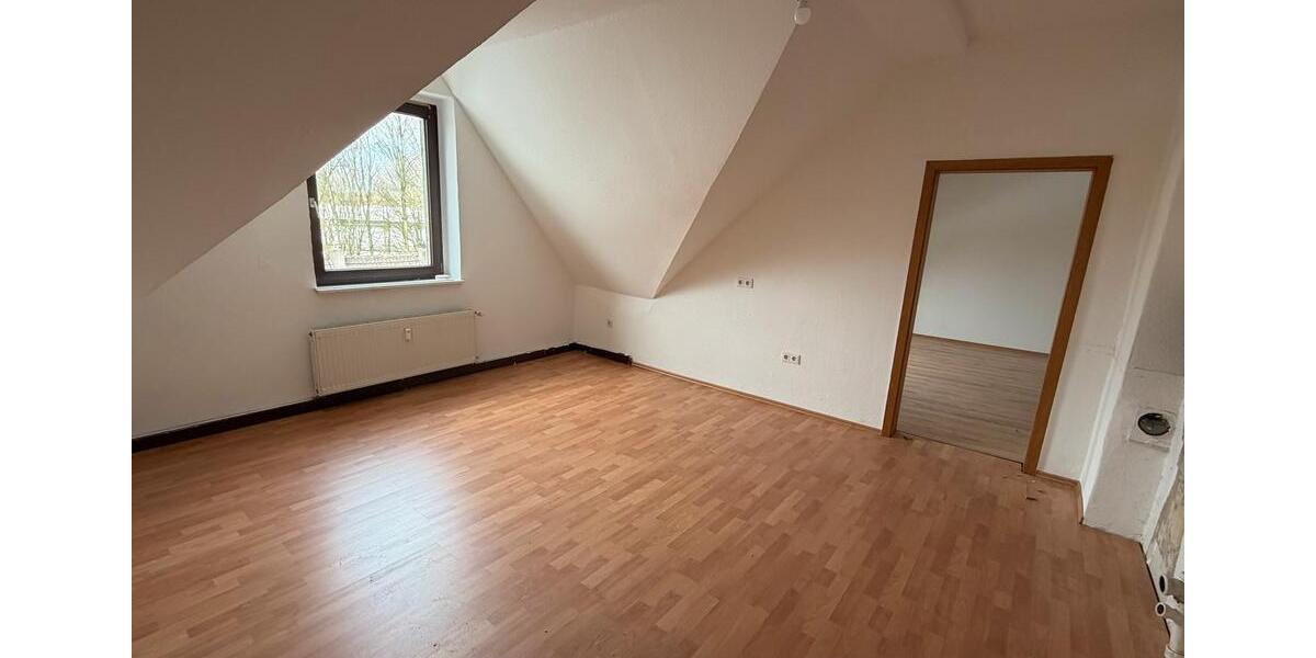 Dachgeschoßwohnung Bochum Günnigfeld - 3 Zimmer, 80 m&sup2;, 780&euro; | Angebot:25640135
