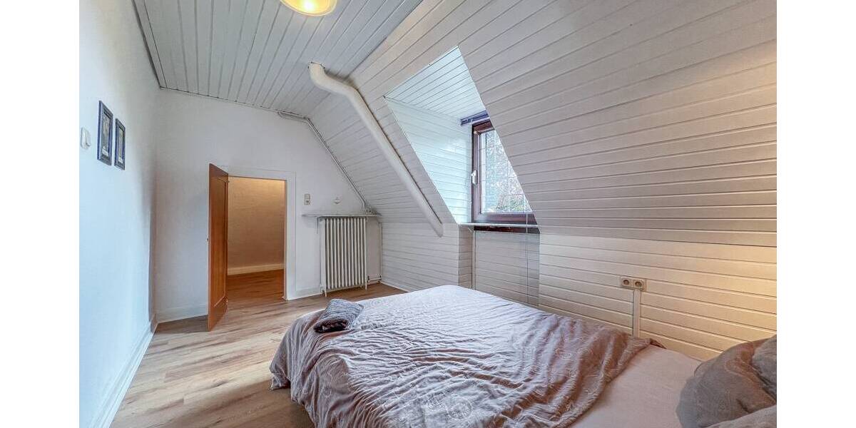 Historisches Herrenhaus im Hagener Süden, aufgeteilt in zwei Eigentumswohnungen 1 zimmer