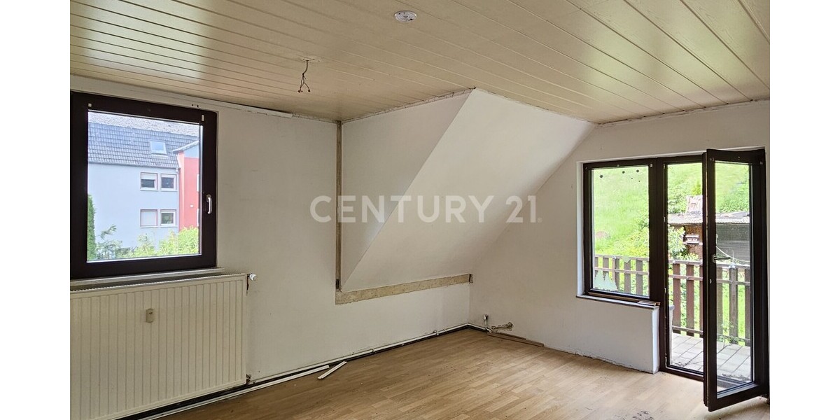Attraktive Kapitalanlage mit Potenzial: Mehrfamilienhaus mit 6 Eigentumswohnungen & Garagen in Hemer - Mehrfamilienhaus, Wohnhaus Hemer | Angebot:27469088