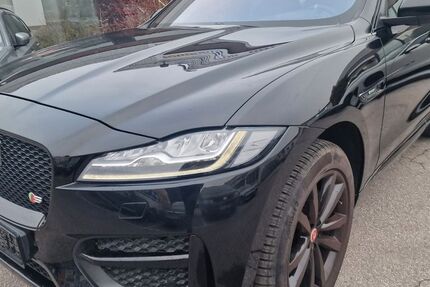 Jaguar F-Pace 112.630 km 21.999 &euro; Gelsenkirchen 45884
