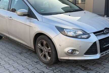 Ford Focus 100.000 km 2.600 &euro; Gelsenkrichen 45884