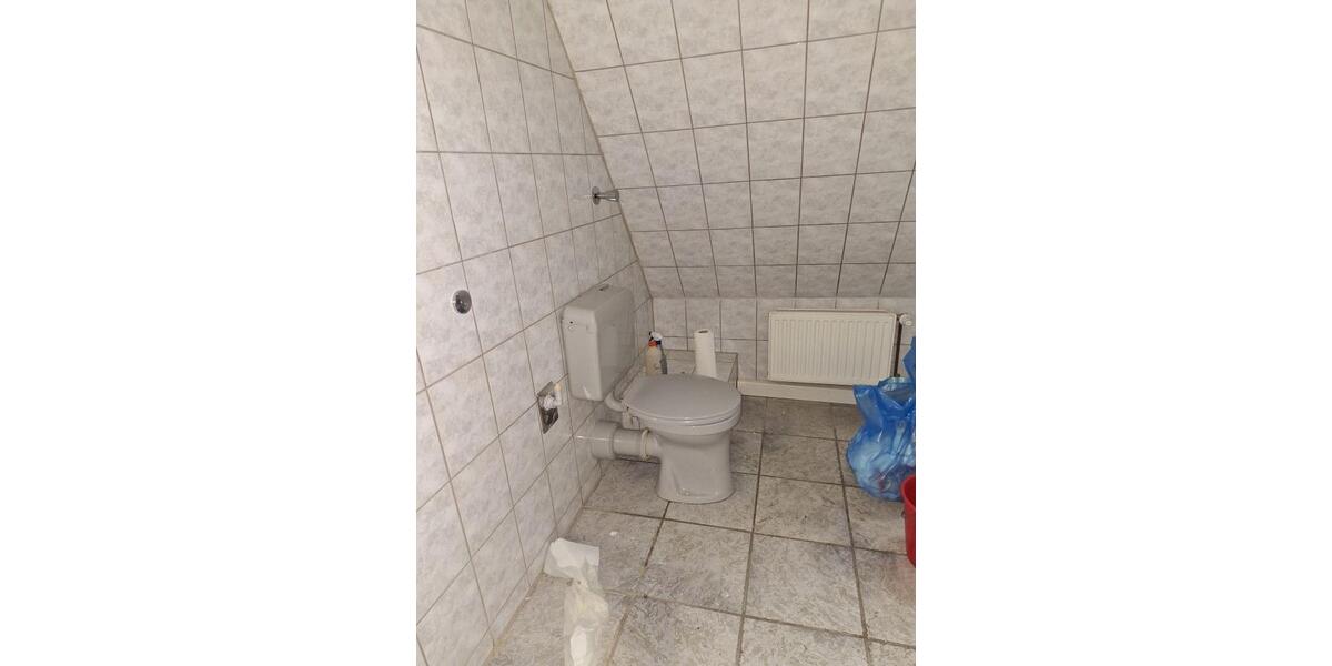 Provisionsfrei* Mit Gartenteil + Stellplatz! Gemütl. DG-Wo, sofort bezugsfrei! 2.5 zimmer