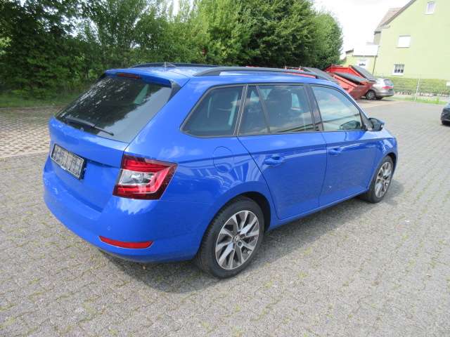Fabia CLEVER Combi 1.0 TSI DSG NAVI AHK ALU APS SI