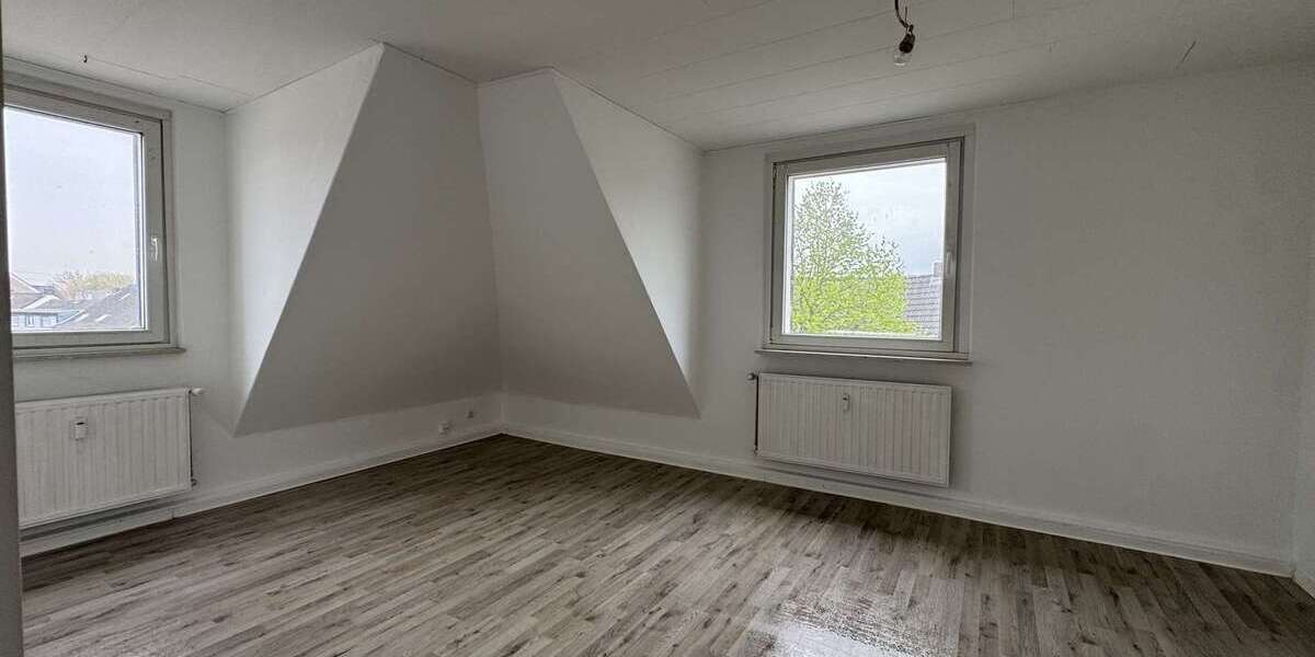 Großzügige, renovierte 5-Zimmer-Dachgeschosswohnung in Bochum-Wattenscheid – perfekt für Familien - Etagenwohnung Bochum Günnigfeld | Angebot:26193832