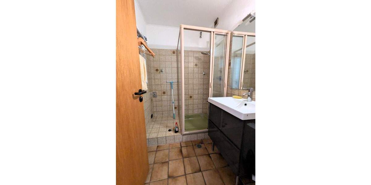 *** Terrassenwohnung mit eigenem Eingang, Garage, großem Garten + unverbaubarem Blick ins Grüne *** 3 zimmer