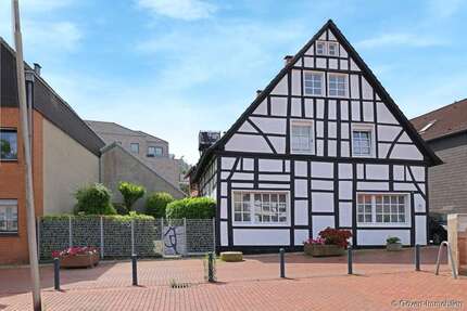Haus Recklinghausen Berghausen - 8 Zimmer, 201 m&sup2;, 450.000&euro; | Angebot:26893203