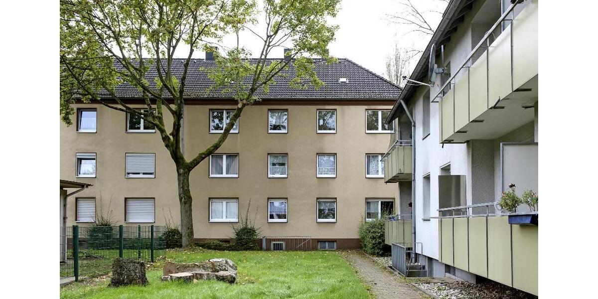 Geräumige 2,5 Zimmerwohnung mit großer Wohnküche, neuem Wannenbad mit Fenster sowie Balkon 2 zimmer