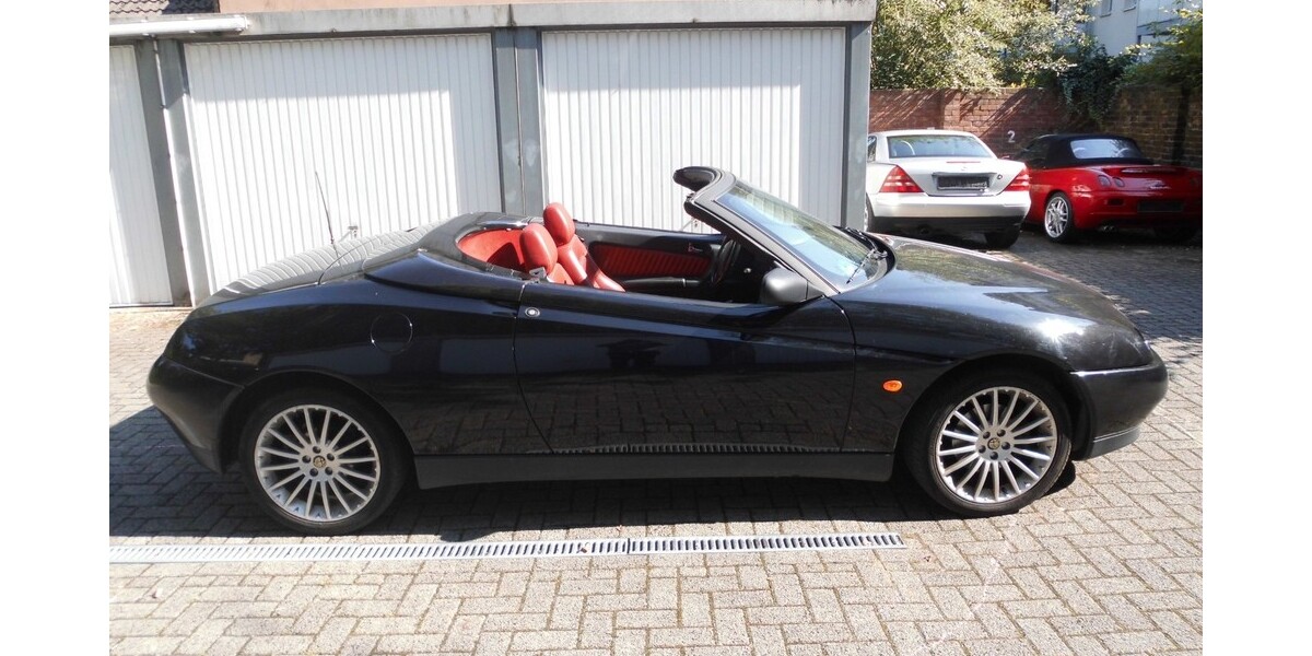 Alfa Romeo Spider 128.000 km 4.390 &euro; Herne 44623