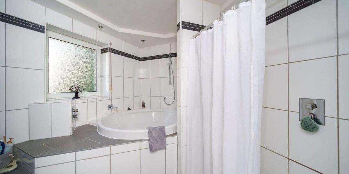 Etagenwohnung Bochum Dahlhausen - 8 Zimmer, 220 m&sup2;, 460.000&euro; | Angebot:25721357