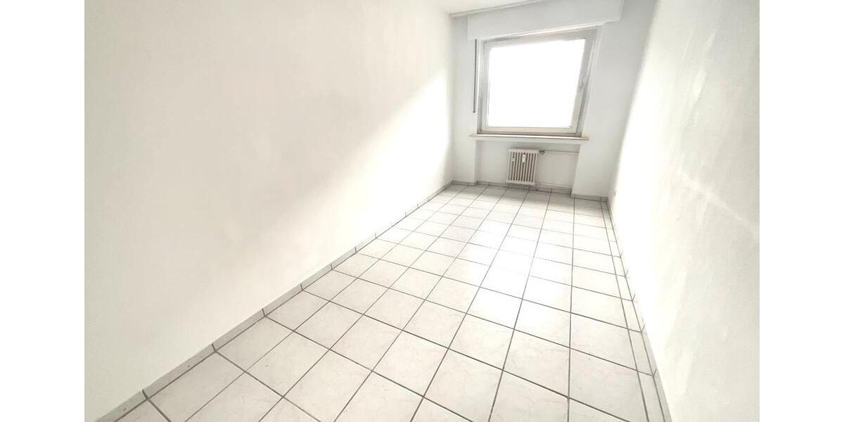 Große 3 Zimmerwohnung mit Balkon 3 zimmer