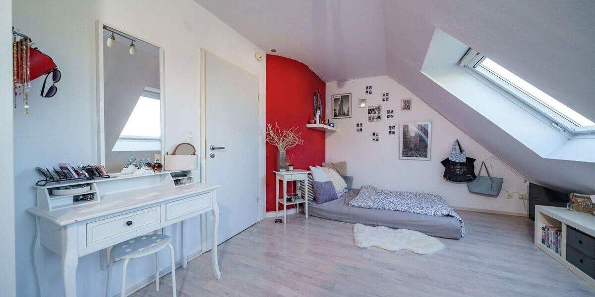 Etagenwohnung Bochum Dahlhausen - 8 Zimmer, 220 m&sup2;, 460.000&euro; | Angebot:24698531