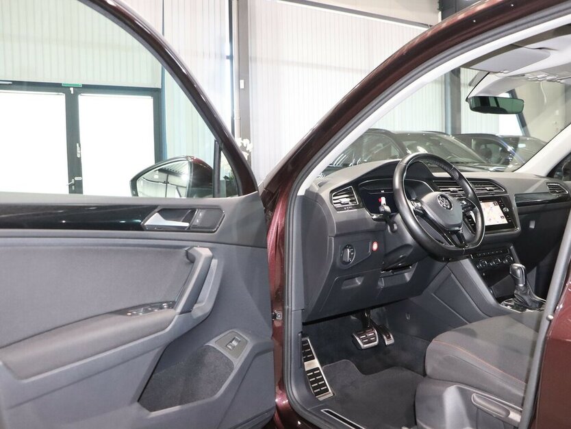 VW Tiguan 1.4 TSI DSG 4M SOUND / PANORAMA / AID 116.000 km 19.444 € Hamm 59077