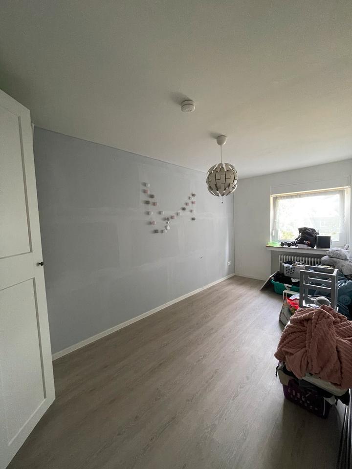Sonnige kernsanierte 4 Zimmerwohnung mit Balkon und Stellplatz