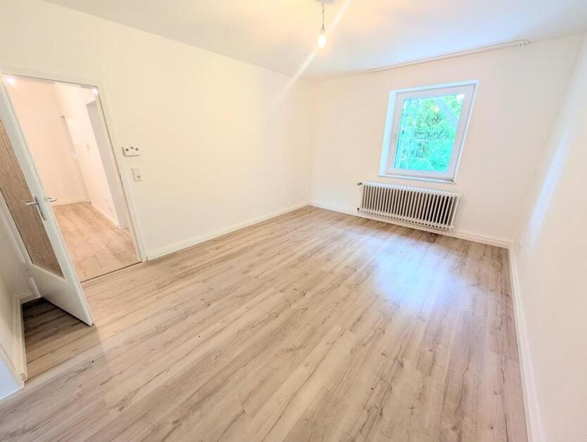 **Frisch renovierte Wohnung mit modernem Tageslichtbad gewünscht? Dann zugreifen!**