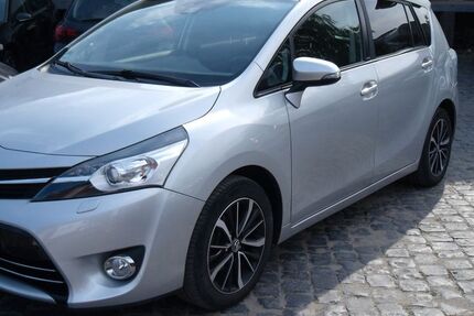 Toyota Verso 72.000 km 14.400 &euro; Lünen 44532