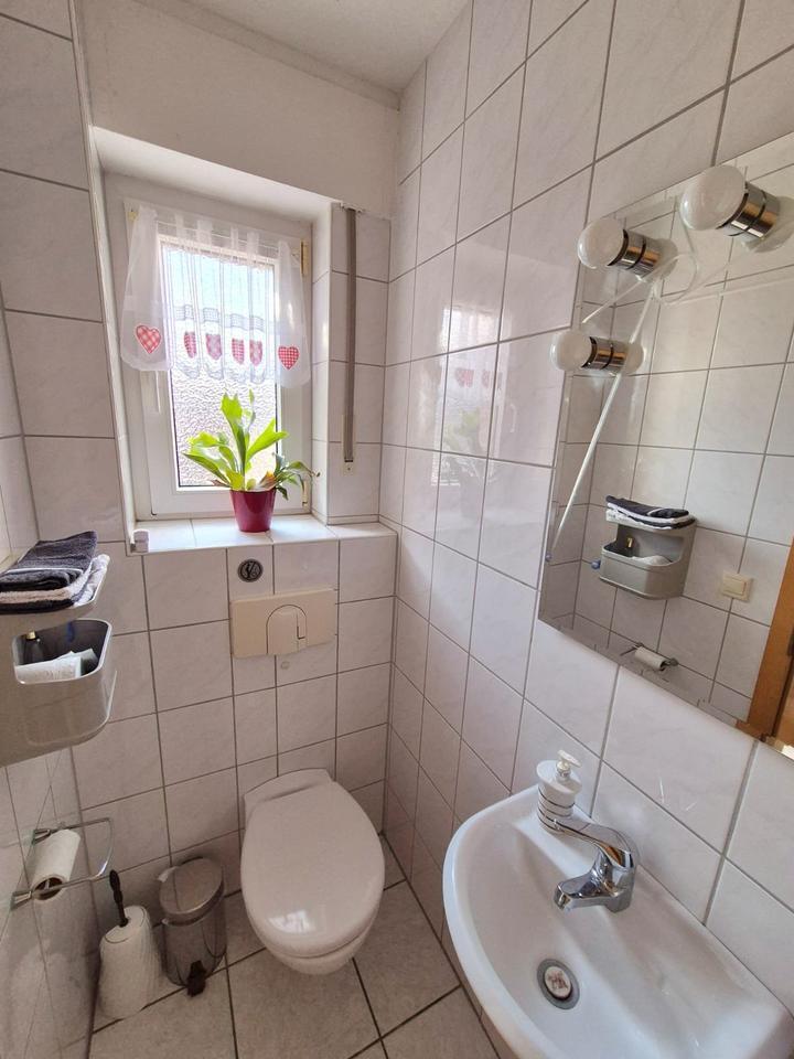 Provisionsfreie 5-Zimmer Wohnung über 2 Etagen + eigener Haustür