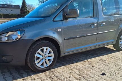 VW Caddy 66.082 km 8.500 &euro; Dortmund 44143