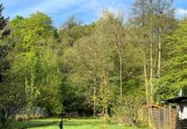 Kernsanierte Doppelhaushälfte mit großen Garten im Grünen