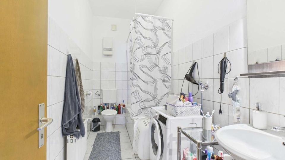 Gemütliche helle 2-Zimmer Wohnung mit Hobbyraum. Privatverkauf! zimmer