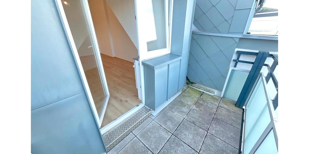 Wunderschöne 4 Zimmerwohnung mit Balkon, erster Monat mietfrei 4 zimmer