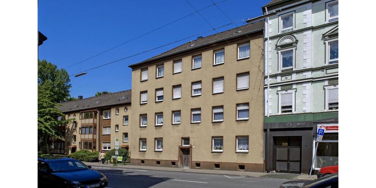 Geräumige 2,5 Zimmerwohnung mit großer Wohnküche, neuem Wannenbad mit Fenster sowie Balkon 2 zimmer