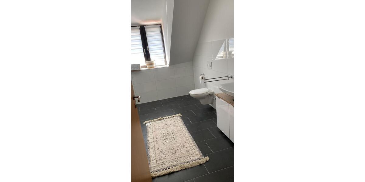 Dachgeschoßwohnung Gelsenkirchen Gelsenkirchen-Mitte - 3 Zimmer, 90 m&sup2;, 700&euro; | Angebot:24826571