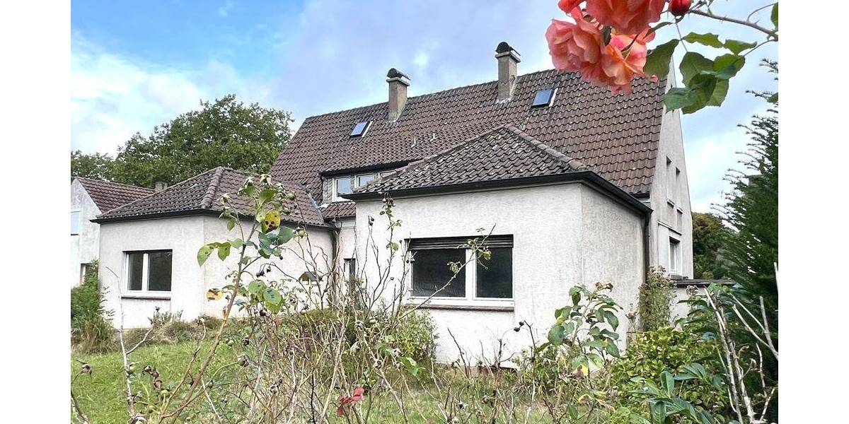 Ruhig und familienfreundlich wohnen: DHH mit großem Garten in Dortmund-Brackel (Sanierungsbedürftig) 5 zimmer
